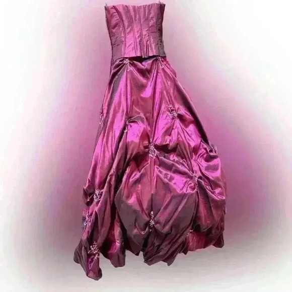 Party Time Formal Dress  Size 4 GUC - Picture 4 of 8